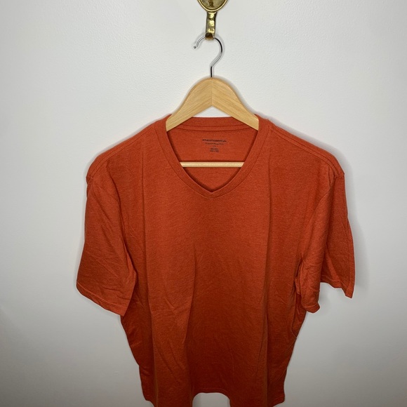 Amazon essential orange large men’s tshirt - Picture 2 of 5